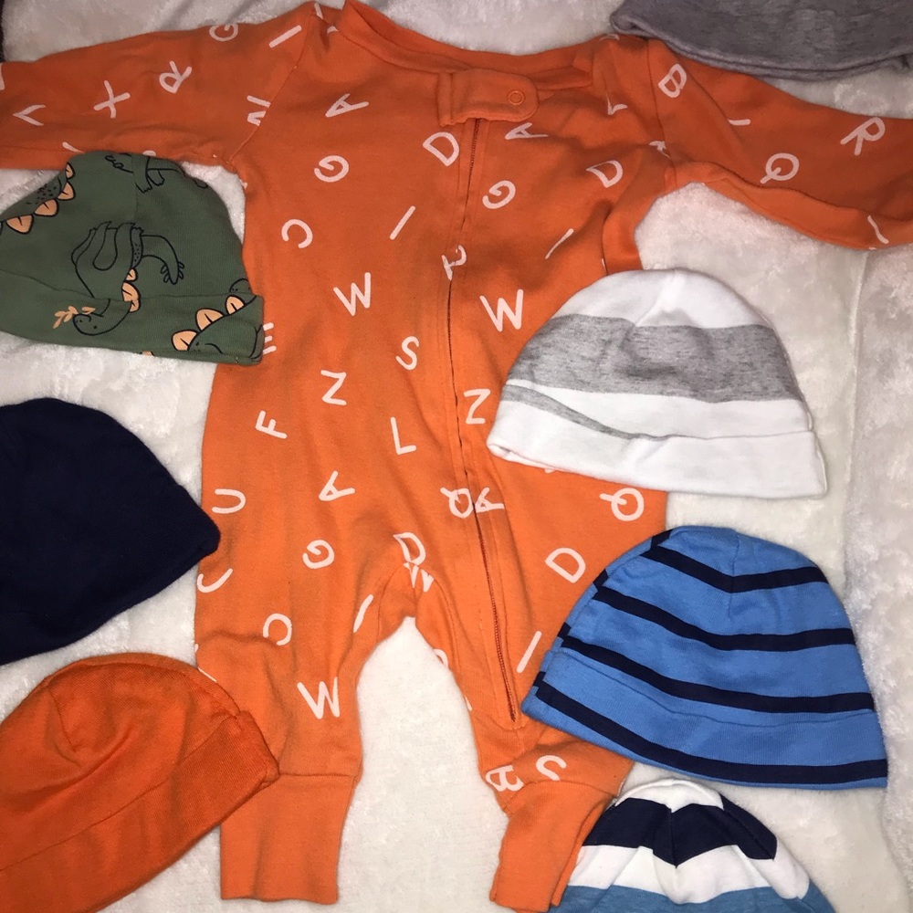 7 hats 1 sleeper